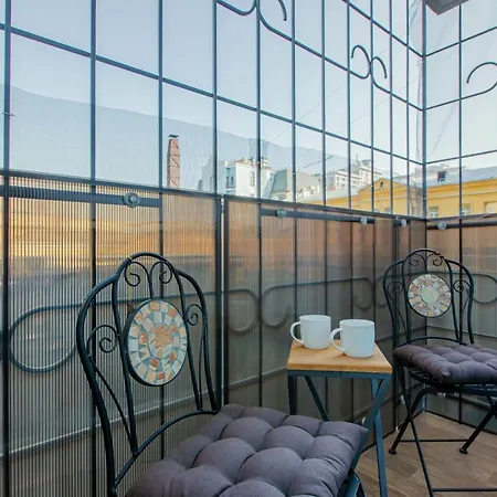 Big Jacuzzi , Sauna , Khreshchatyk Apartment