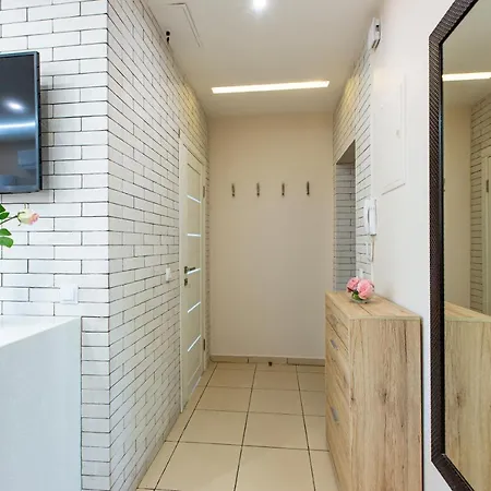 Big Jacuzzi , Sauna , Khreshchatyk Apartment Kyiv