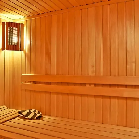 Big Jacuzzi , Sauna , Khreshchatyk *